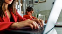 A stay-at-home mom working from home to make money online without tech skills