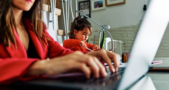A stay-at-home mom working from home to make money online without tech skills